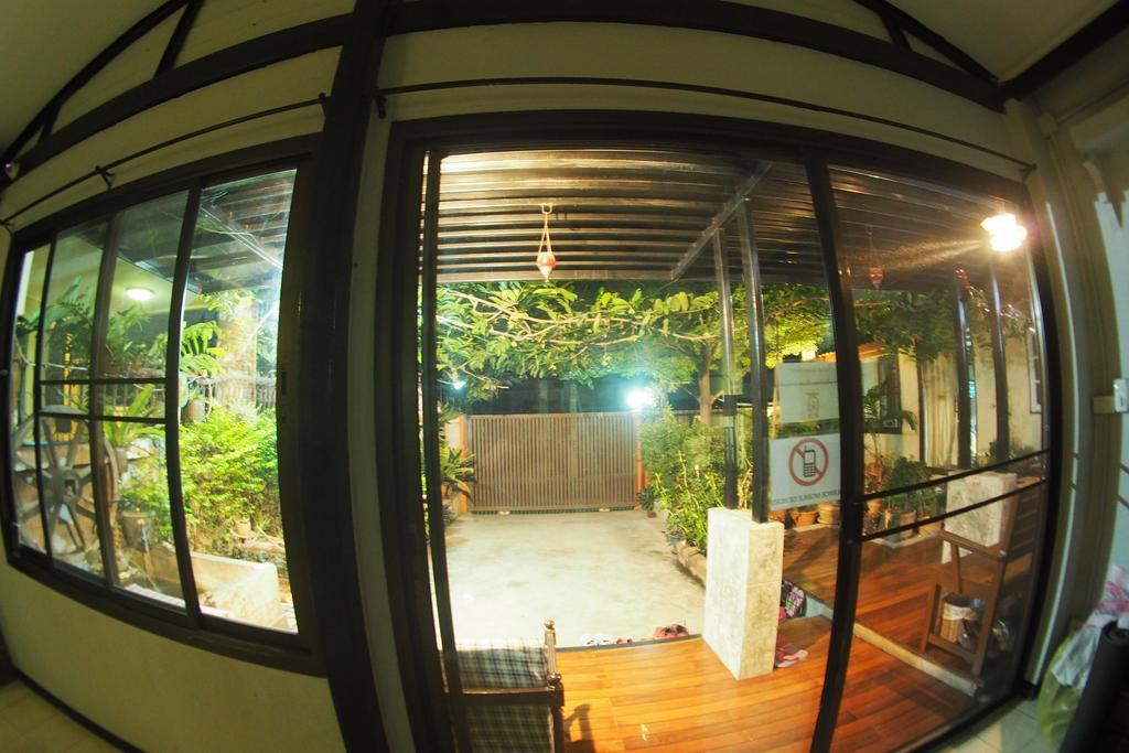 Mon Lodge & Yoga Donmueang Bangkok Exterior foto
