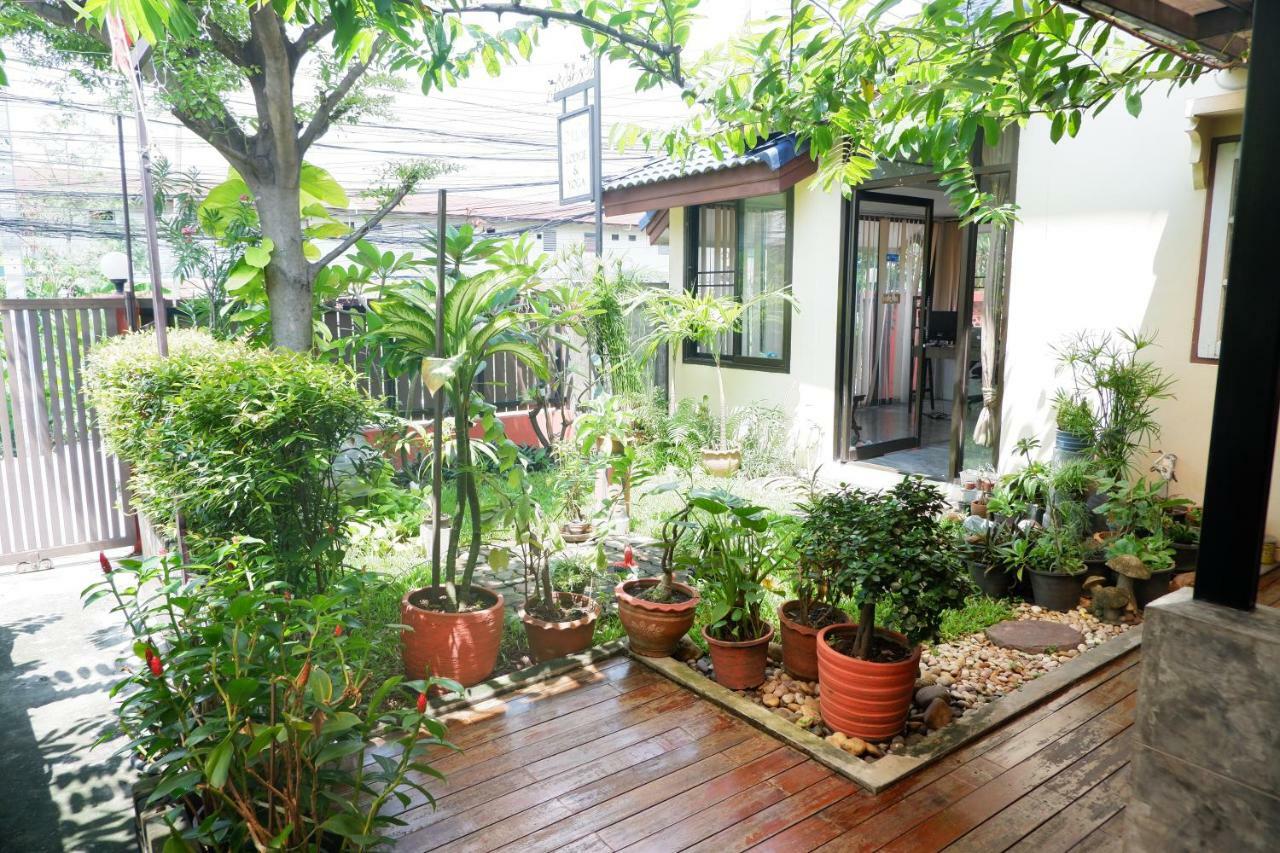 Mon Lodge & Yoga Donmueang Bangkok Exterior foto